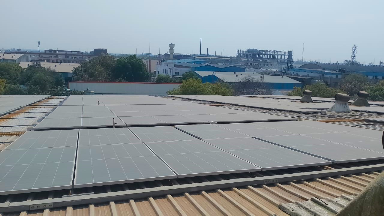 Rooftop Solar PV System vs. Ground Mount: Pros & Cons
